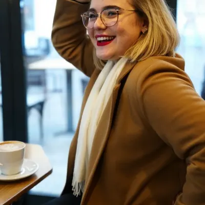 Злата, 27