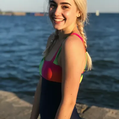 Эмма, 24